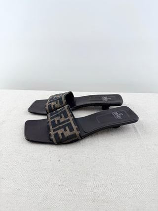 Fendi zucca print logo canvas slide sandals, 7