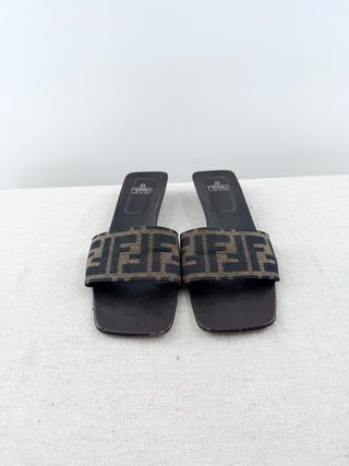Fendi zucca print logo canvas slide sandals, 7