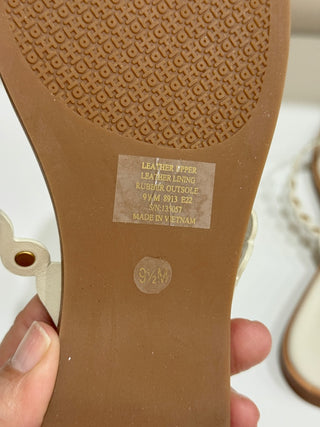 NWT Tory Burch Benton Scalloped Slip On Flat Thong Sandals White Womens Size 9.5