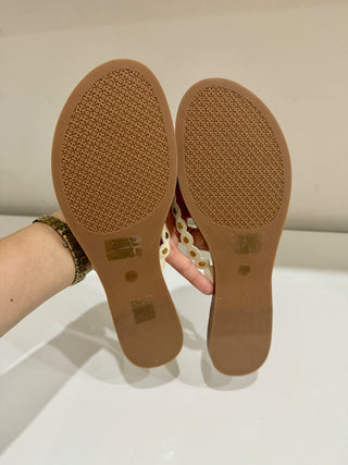 NWT Tory Burch Benton Scalloped Slip On Flat Thong Sandals White Womens Size 9.5