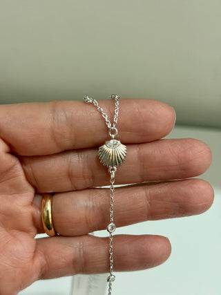 NWT Ettika Cubic Zirconia Santorini Shell Silver Hand Chain