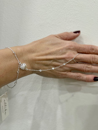 NWT Ettika Cubic Zirconia Santorini Shell Silver Hand Chain