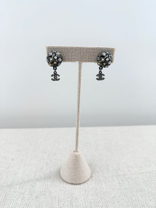 CHANEL crystal and flower design CC earrings