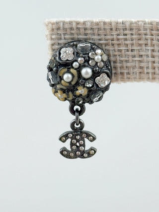 CHANEL crystal and flower design CC earrings