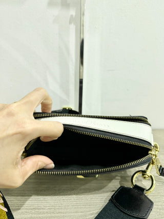 Marc Jacobs the snapshot leather bag with strap