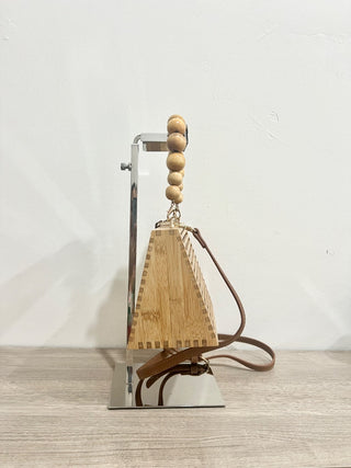 n.a. wooden bag with wood beaded handle