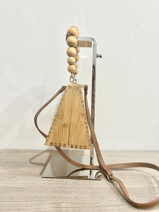 n.a. wooden bag with wood beaded handle