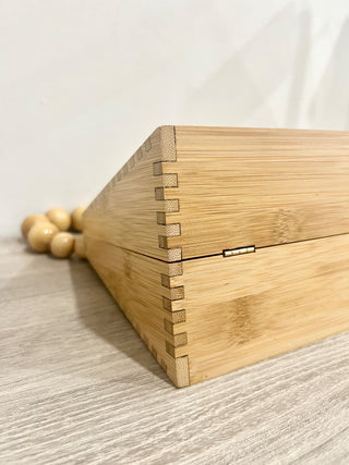 n.a. wooden bag with wood beaded handle