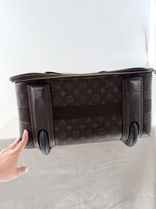 Louis Vuitton monogram horizon suitcase 70