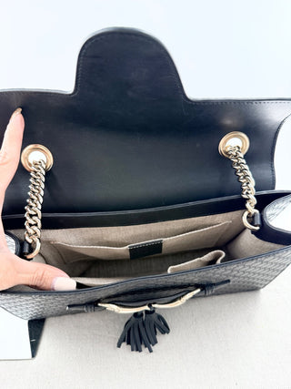 Gucci emily medium microguccissima embossed leather shoulder bag