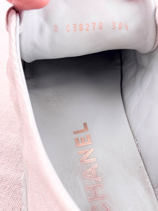 Chanel low top canvas sneakers quilted, 38.5