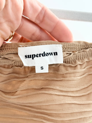 Superdown textured two-piece knit set featuring sleeveless cropped tank top and matching high-waisted mini skirt in soft stretchy fabric with allover wave-textured pleated finish, S