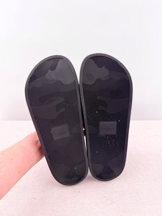 Salvatore Ferragamo Groovy / Groove (Dual Gancini) Pool Slides Black White US 11