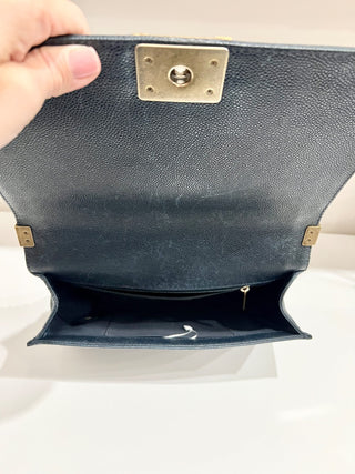 CHANEL caviar leather boy bag new medium  gold hardware, new medium