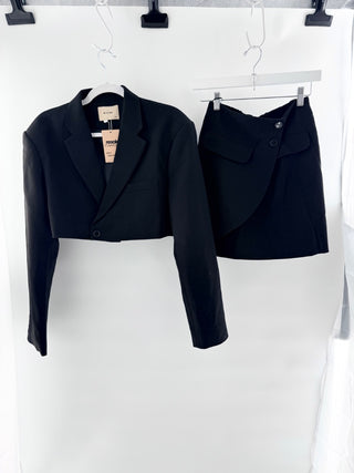M-kae matching set crop jacket and mini skirt, S/M