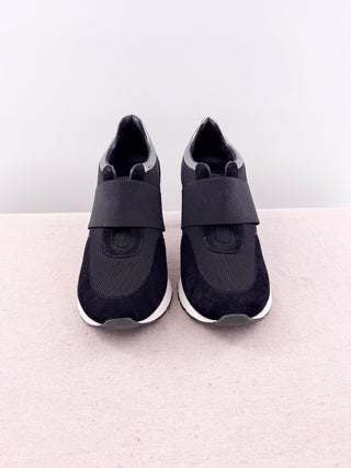 Sneex Slip On Round Toe The Icon Hy-Heel Sneaker Black Silver Women's Size US 10