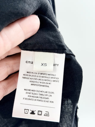 Citizens of Humanity button-down shirt featuring lightweight linen fabric with classic pointed collar and single chest pocket, S