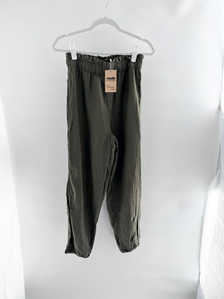 saks 5th avenue pull-on pants featuring relaxed straight leg, elastic waistband in a lightweight woven fabric, S