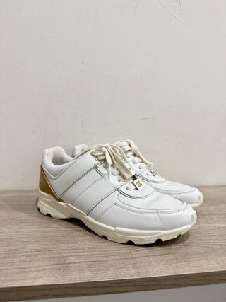 Chanel leather sneakers, 38