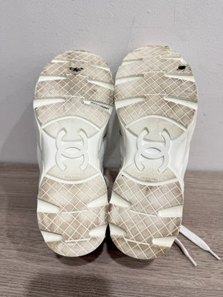 Chanel leather sneakers, 38
