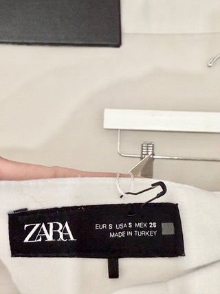 Zara High Waisted Flat Front Casual Trouser Shorts White Women's Size Small