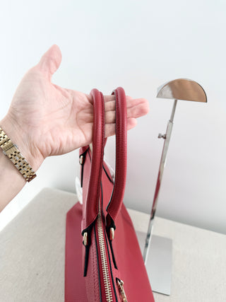 Gucci large leather bag with GG logo and strap