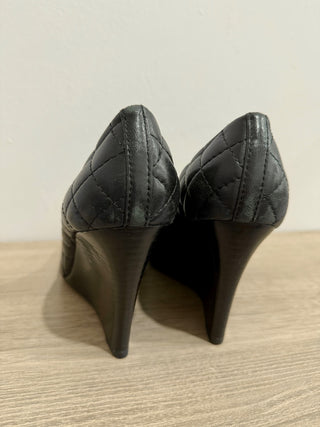 Tory Burch Kaitlin Quilted Leather Gold Cap Toe Wedge Pumps Black/Gold Women 7.5