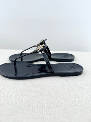 Tory Burch patent leather thong sandals with logo, 7