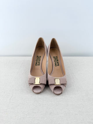 NWT Salvatore Ferragamo Pola Vara Suede Leather Bow Peep Toe Pumps Beige US 9.5
