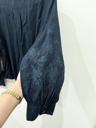 Tahari linen embroidered blouse, L