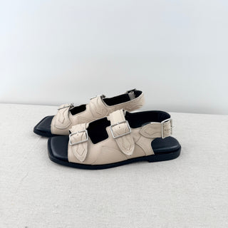 Freda Salvador Faye Leather Anatomical Flat Western Buckle Sandal Cream Black 10