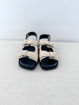 Freda Salvador Faye Leather Anatomical Flat Western Buckle Sandal Cream Black 10