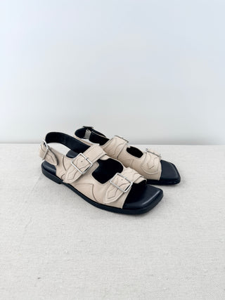 Freda Salvador Faye Leather Anatomical Flat Western Buckle Sandal Cream Black 10