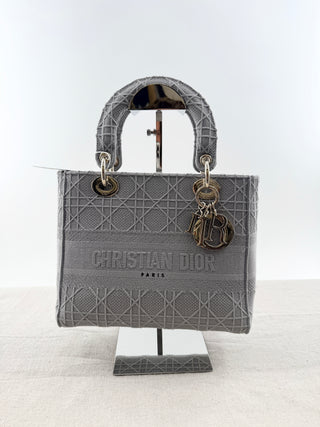 Dior embroidered medium d lite bag