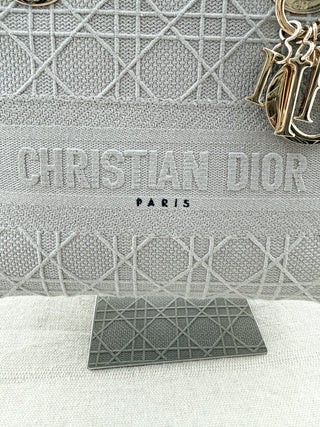 Dior embroidered medium d lite bag