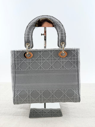 Dior embroidered medium d lite bag