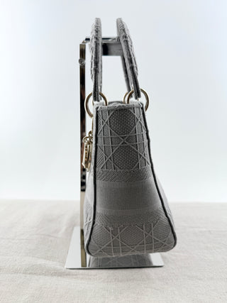 Dior embroidered medium d lite bag