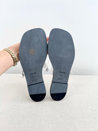 Hermes hera leather thong sandals, 40.5