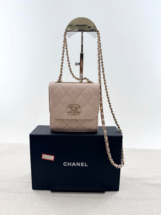 Chanel trendy CC clutch bag with chain