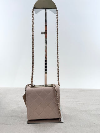 Chanel trendy CC clutch bag with chain