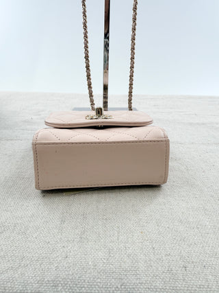 Chanel trendy CC clutch bag with chain