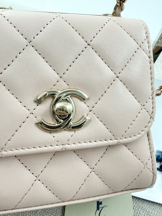 Chanel trendy CC clutch bag with chain
