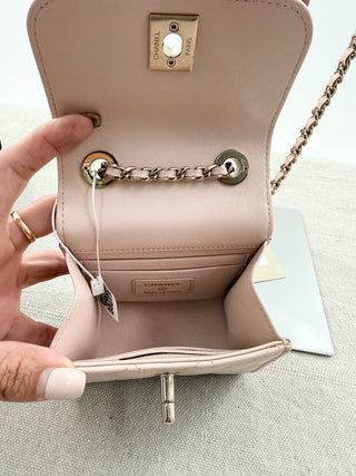 Chanel trendy CC clutch bag with chain