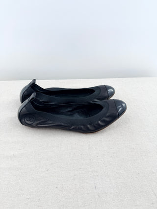 Chanel leather and patent CC flats, 39
