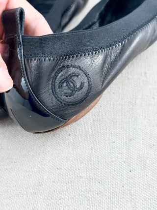 Chanel leather and patent CC flats, 39
