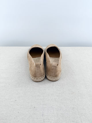 Ralph Lauren espadrille flats in suede with traditional jute-wrapped sole and embroidered LR monogram detail, 5