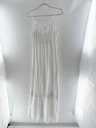 Sleeveless Maxi Dress w/ Crochet Patterns