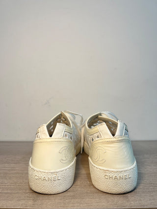 CHANEL Patent Leather Laser-Cut Floral Low Top Comfort Sneakers White Cream 10