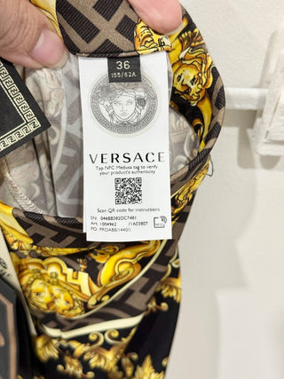 Fendace black and yellow pattern leggings NWT, 36