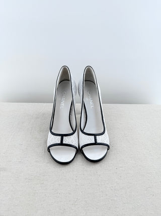 Chanel crochet and acrylic heel pumps, 41.5
